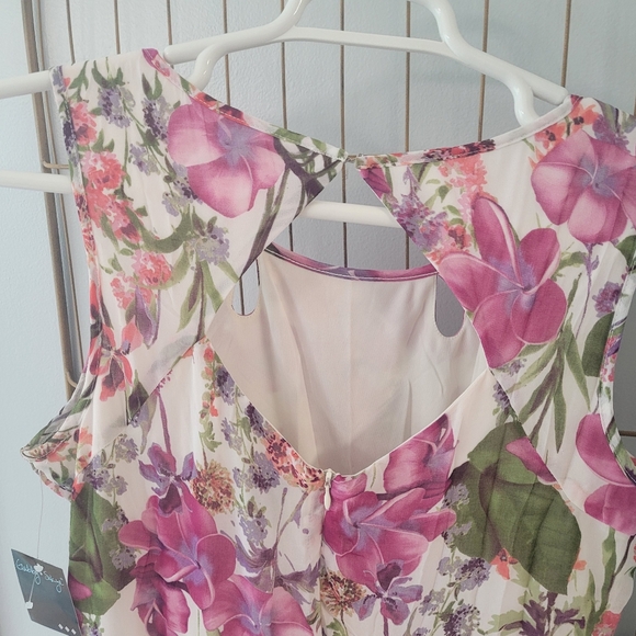 Gabby Skye Wedding Guest Dress 12 - Picture 5 of 10